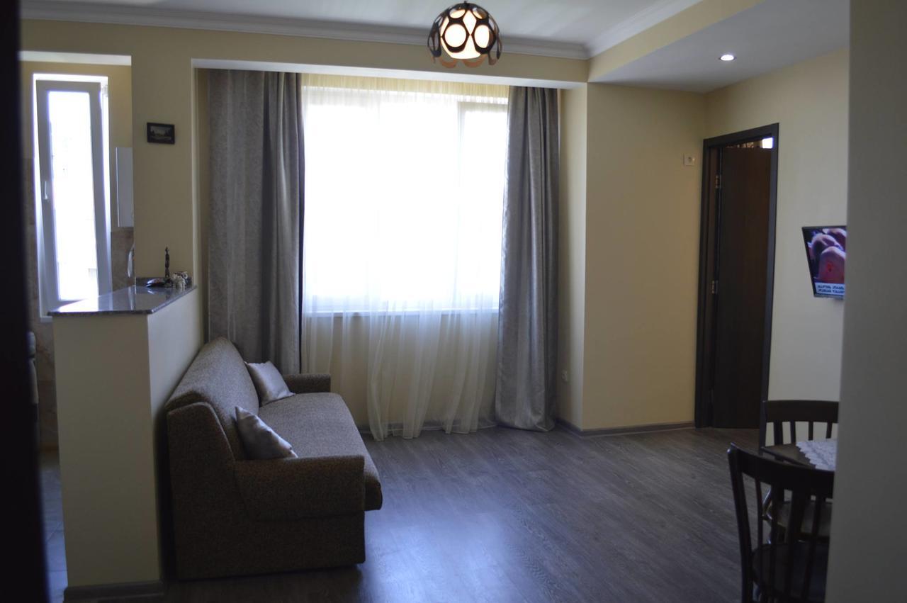 Apartment Near Park 36 Batumi Ngoại thất bức ảnh